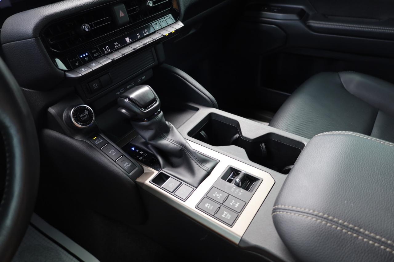 Toyota Land Cruiser 4WD (Natl) 2024