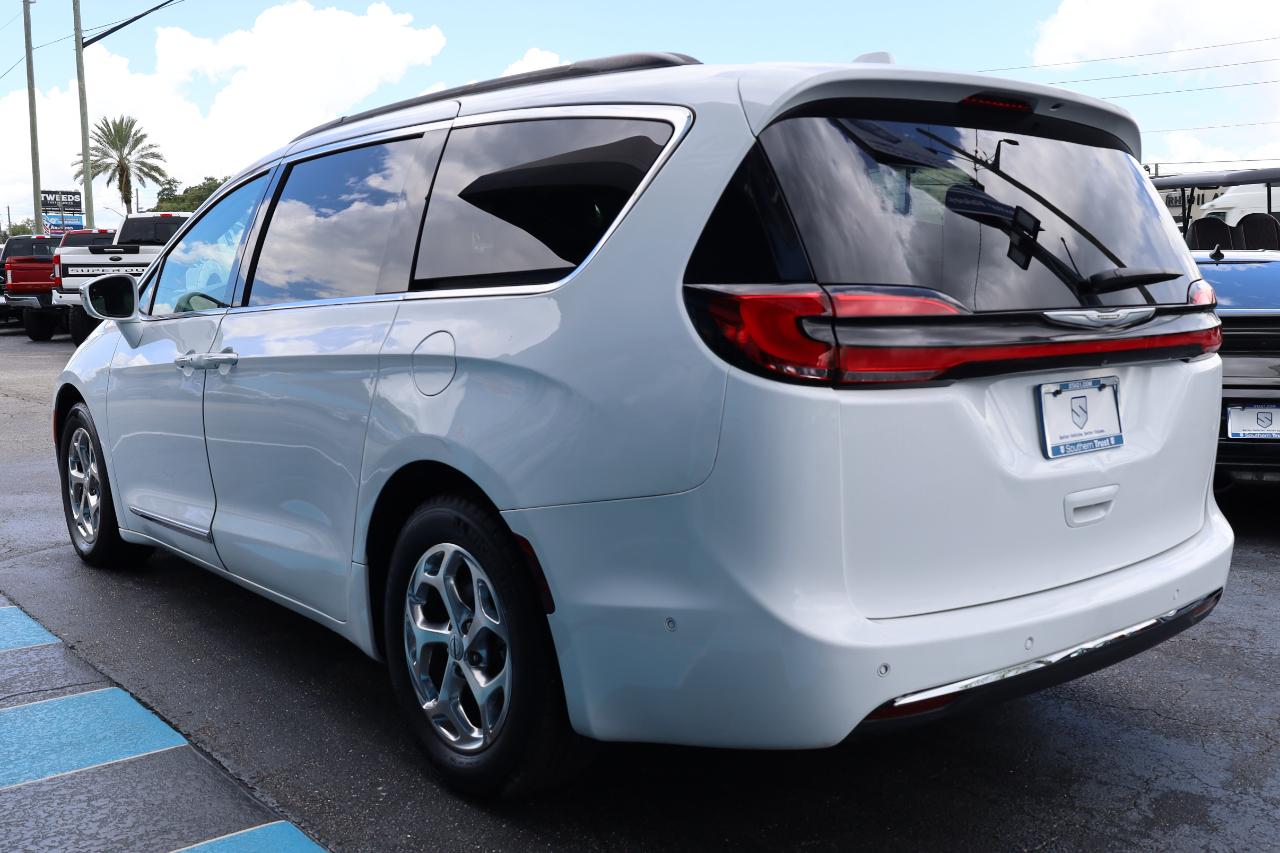 Chrysler Pacifica Limited FWD 2022