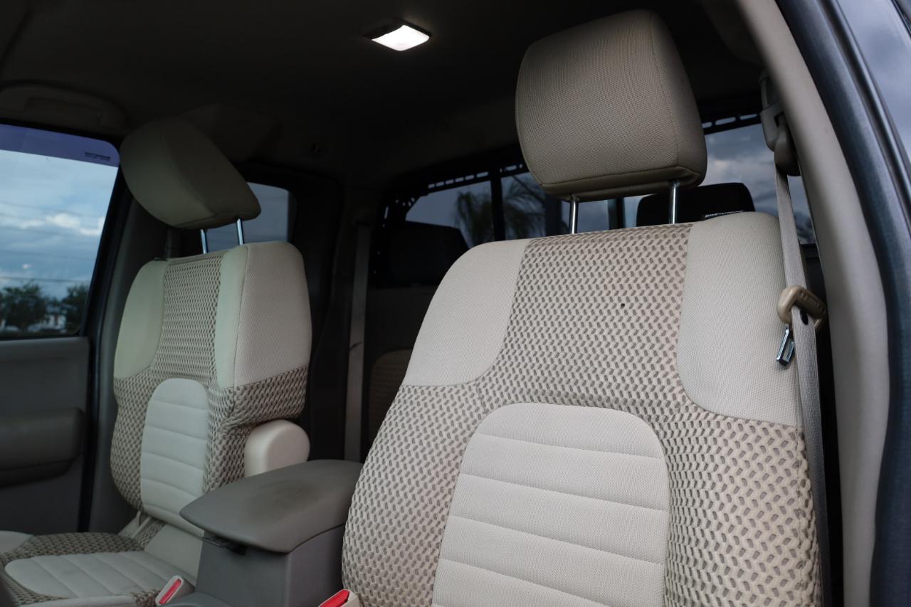 Nissan Frontier 4WD King Cab Auto SV 2013