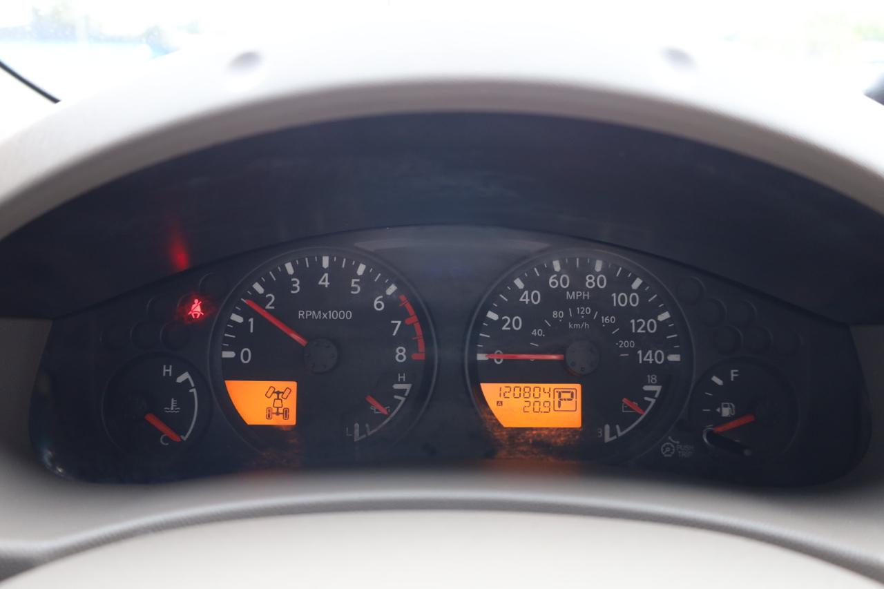 Nissan Frontier 4WD King Cab Auto SV 2013