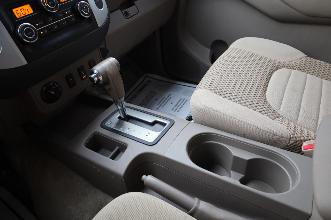 Nissan Frontier 4WD King Cab Auto SV 2013