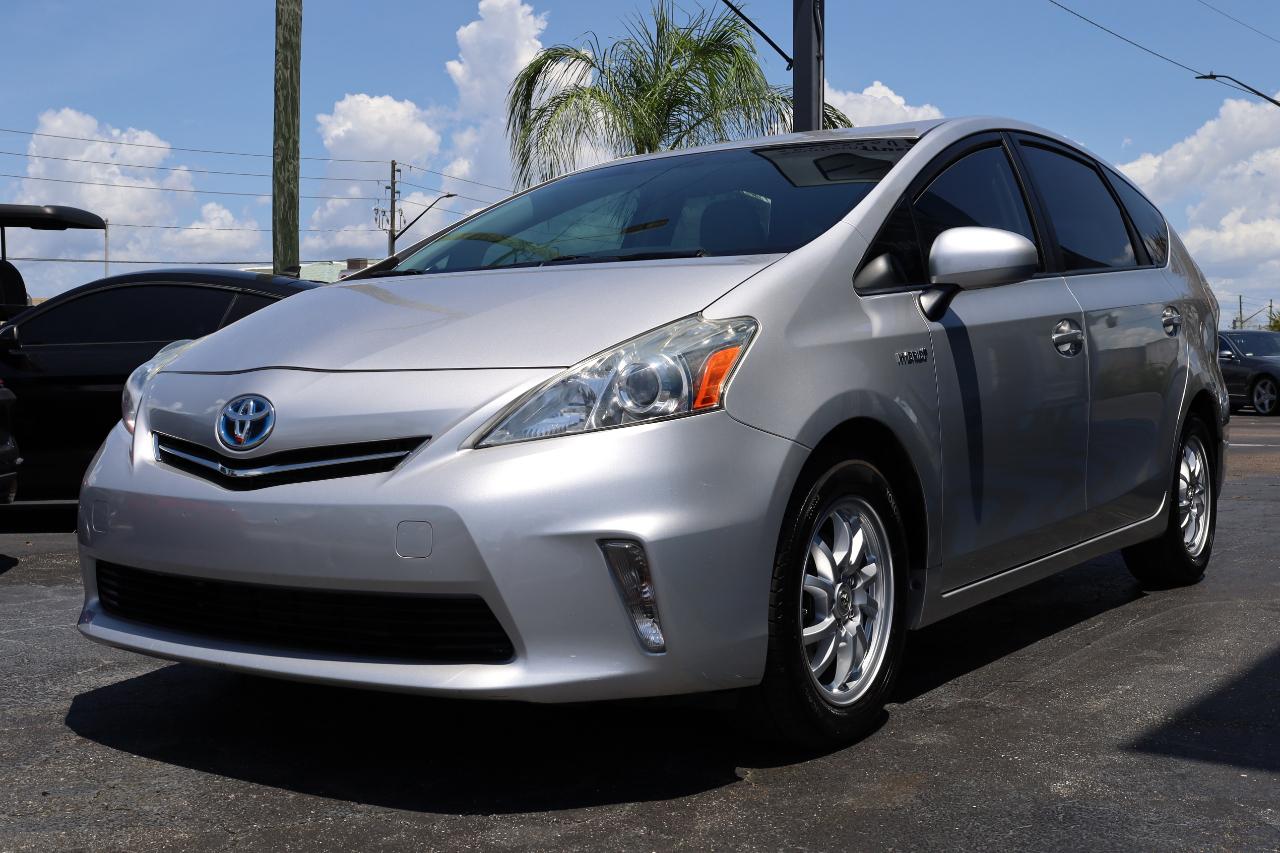 Toyota Prius V 5dr Wgn Three (Natl) 2012