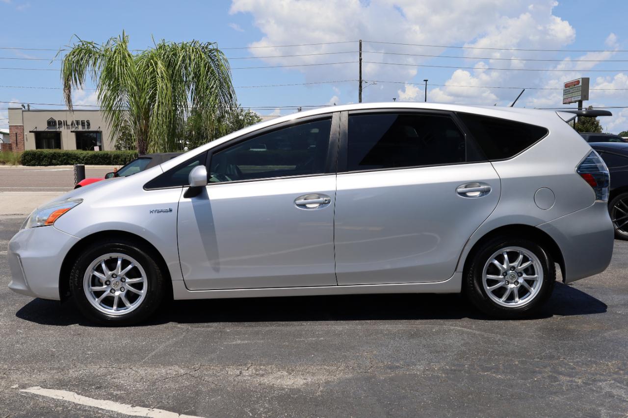 Toyota Prius V 5dr Wgn Three (Natl) 2012