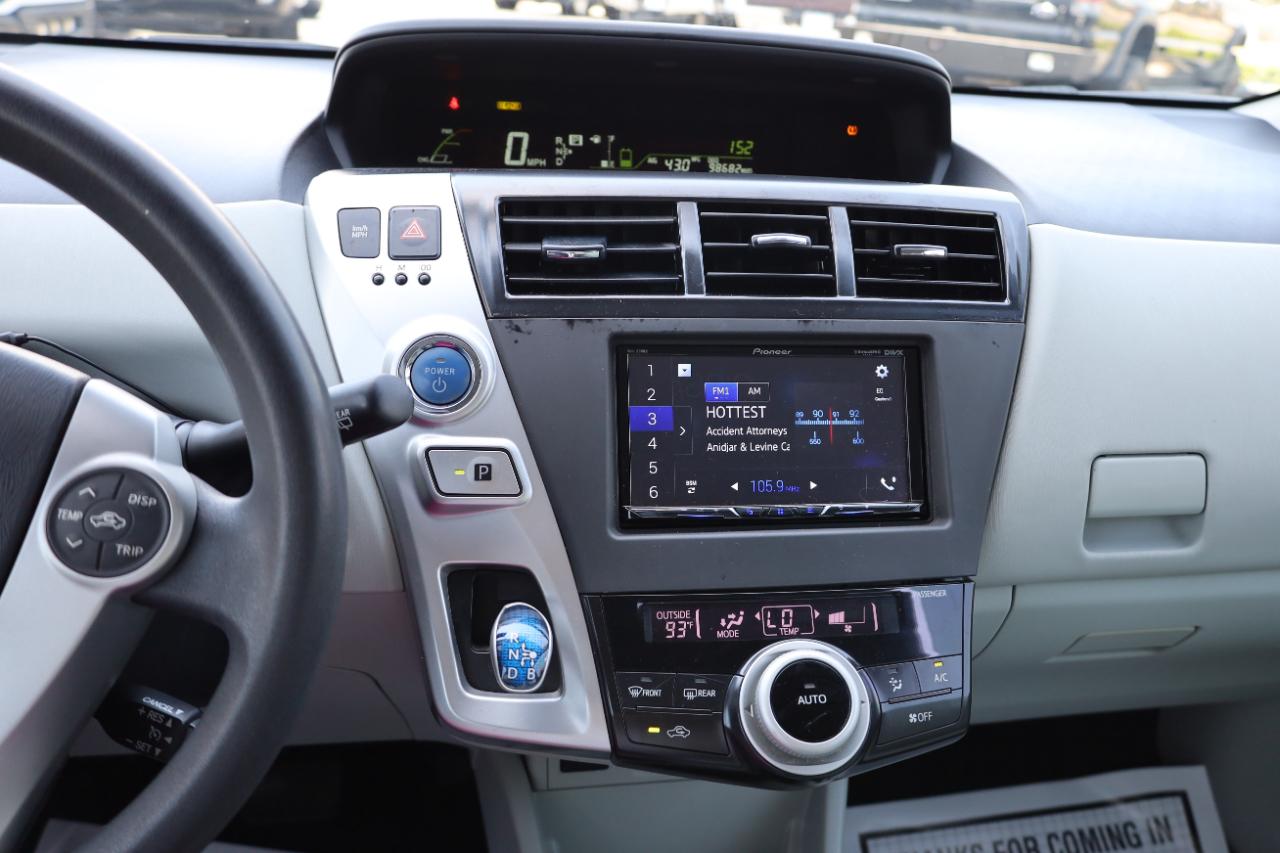 Toyota Prius V 5dr Wgn Three (Natl) 2012