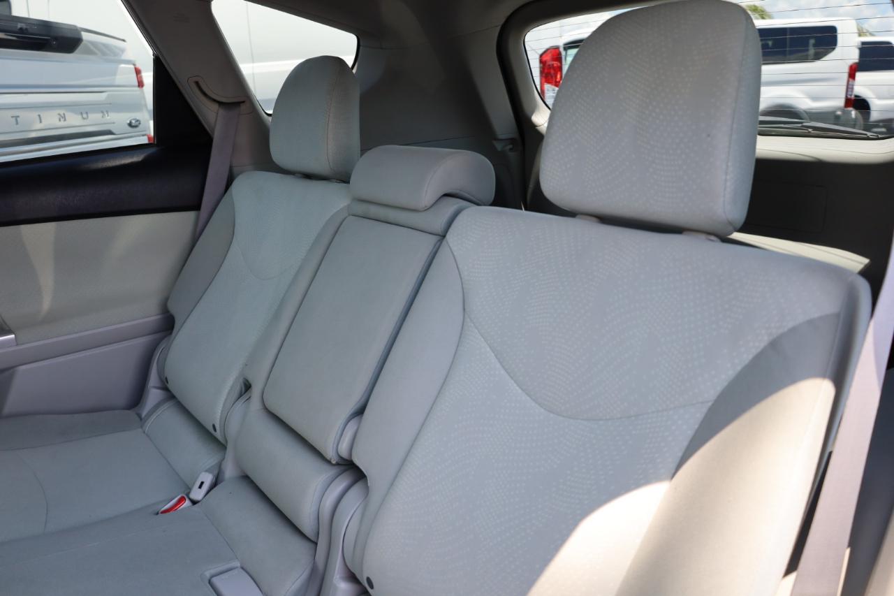 Toyota Prius V 5dr Wgn Three (Natl) 2012