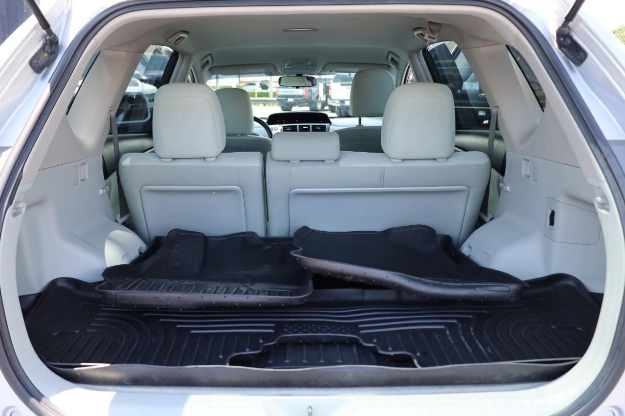 Toyota Prius V 5dr Wgn Three (Natl) 2012