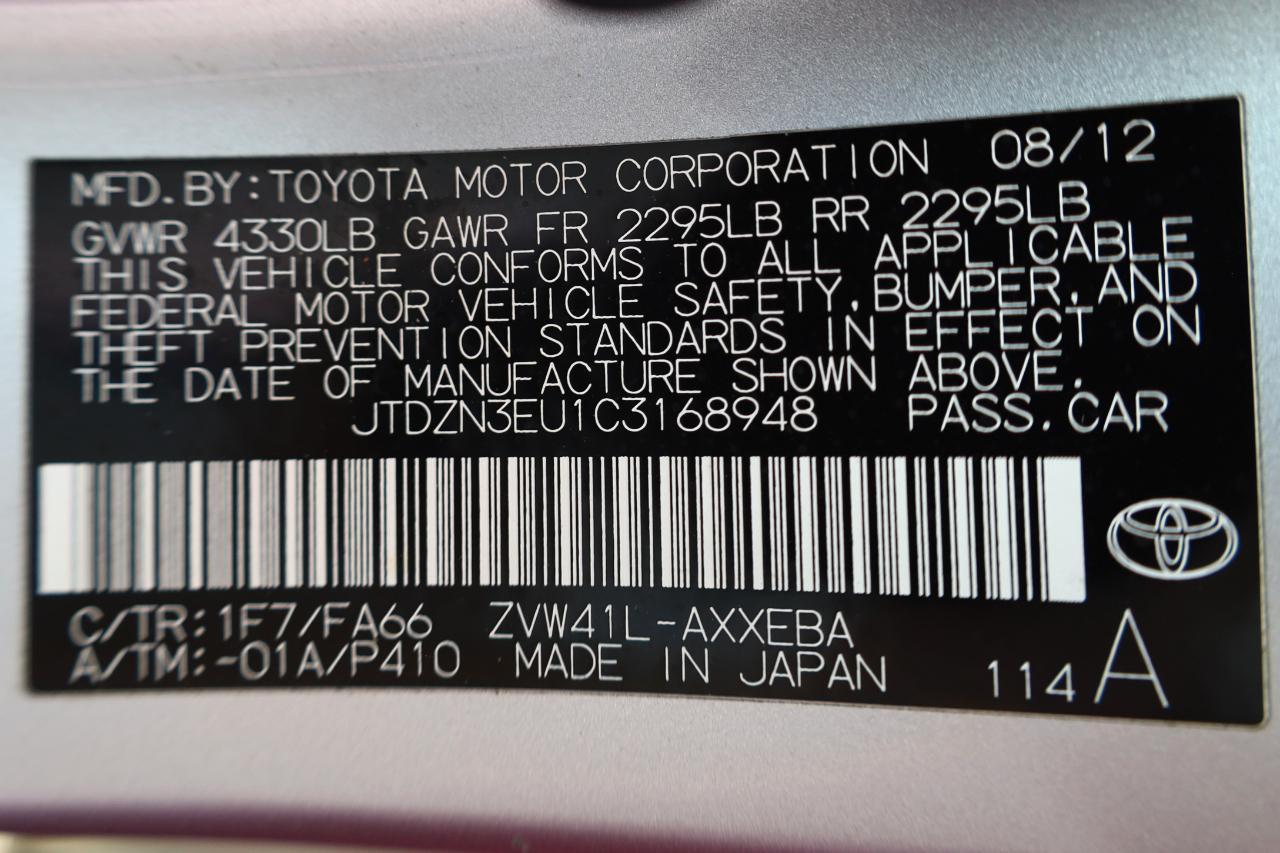 Toyota Prius V 5dr Wgn Three (Natl) 2012