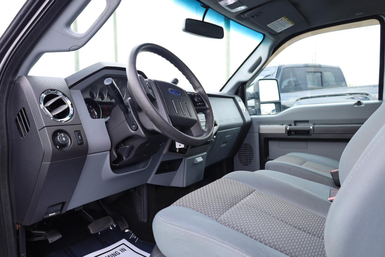 Ford Super Duty F-350 DRW 4WD Crew Cab 172" XLT 2016