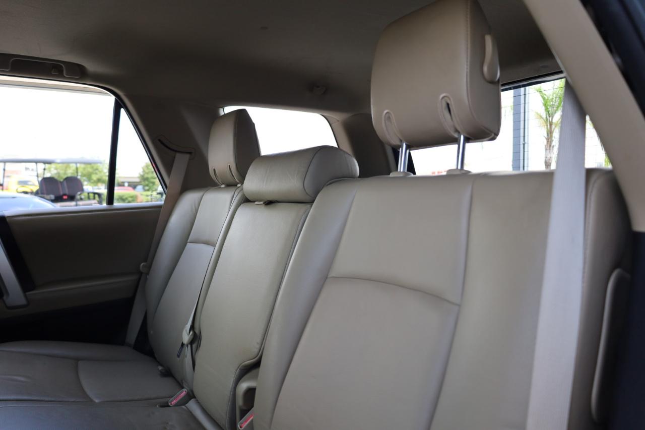 Toyota 4Runner RWD 4dr V6 Limited (Natl) 2013