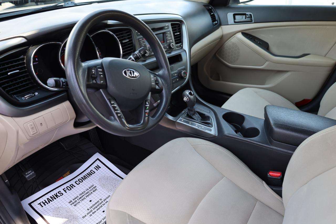 Kia Optima 4dr Sdn LX 2013