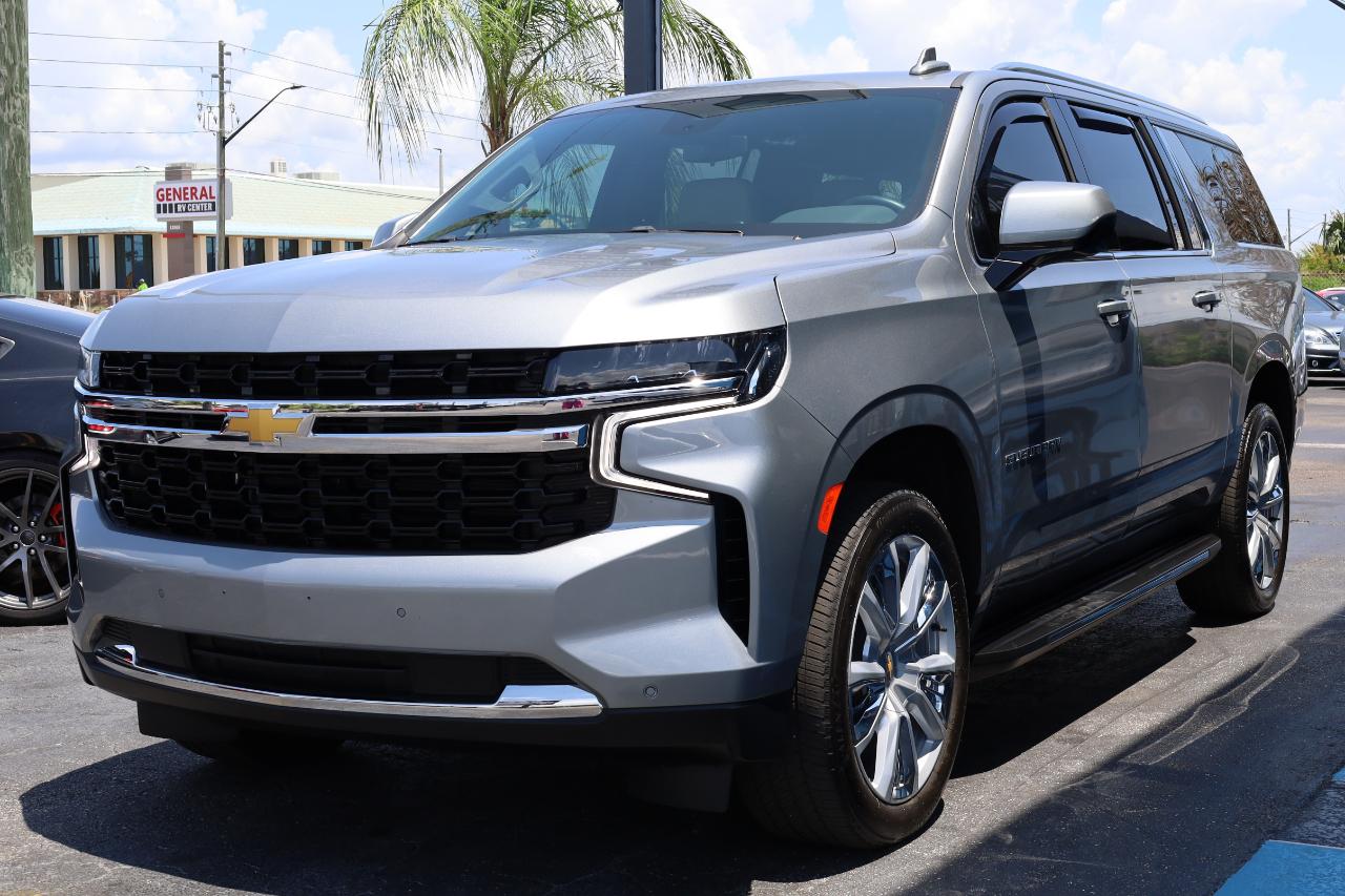 Chevrolet Suburban 2WD 4dr LS 2024