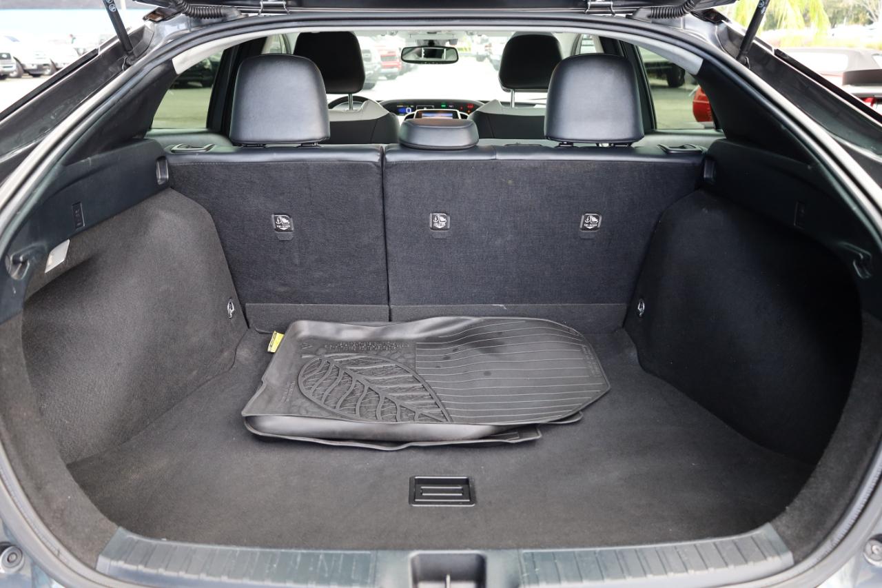 Toyota Prius Limited (Natl) 2019