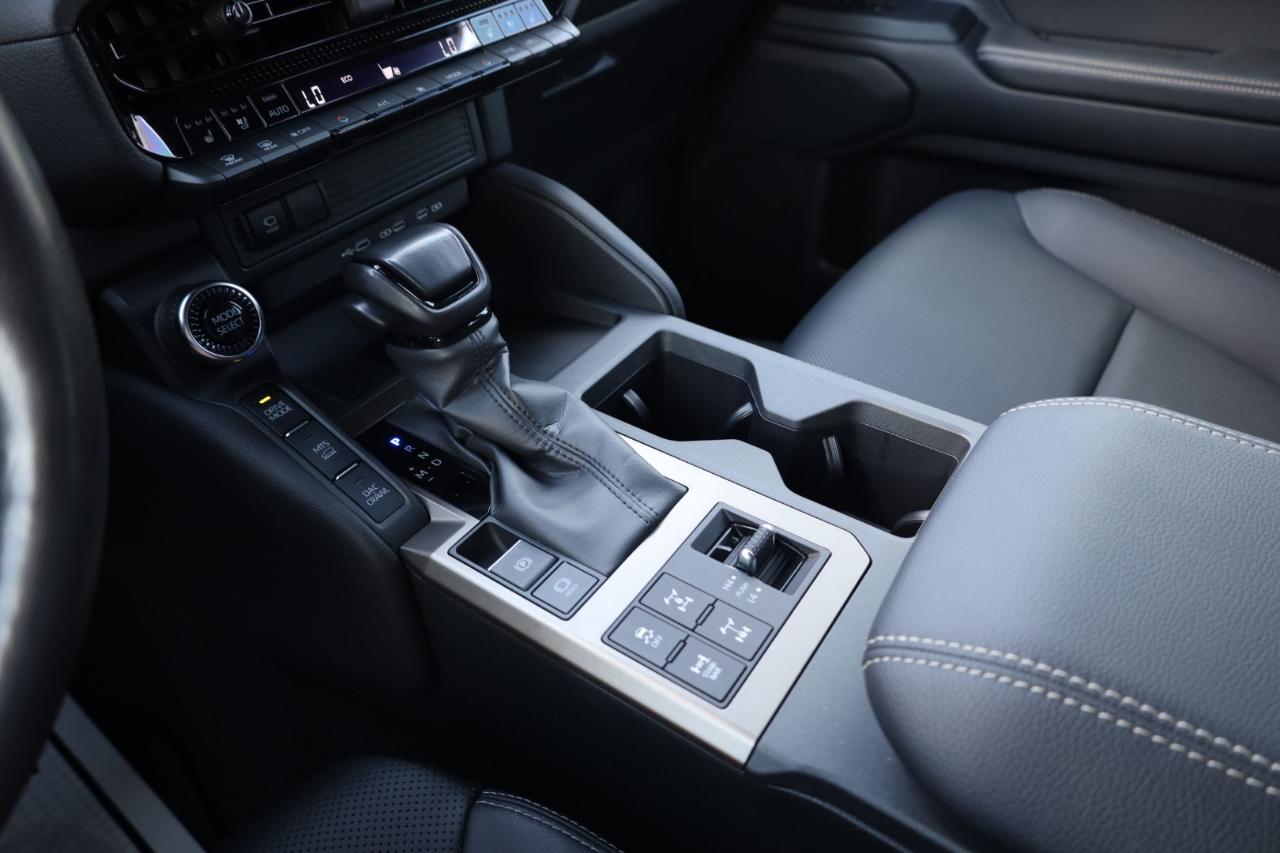Toyota Land Cruiser 4WD (Natl) 2024