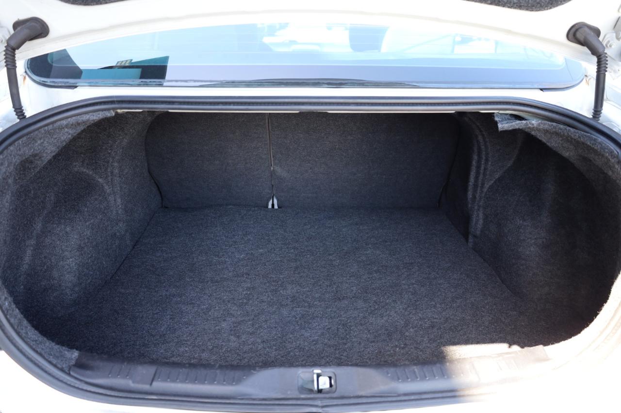 Nissan Sentra 4dr Sdn I4 CVT 2.0 SL 2012