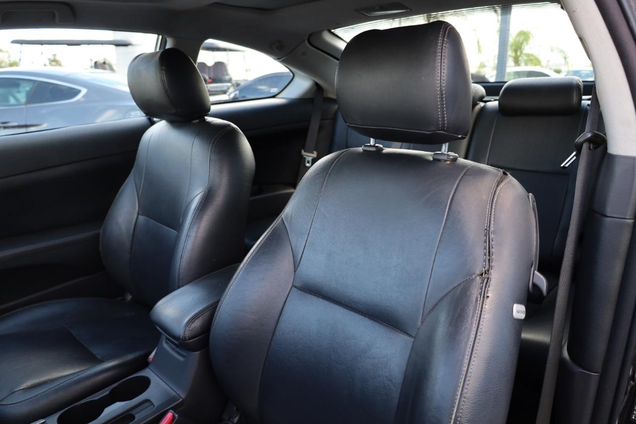 Scion tC 2dr HB Man (Natl) 2009