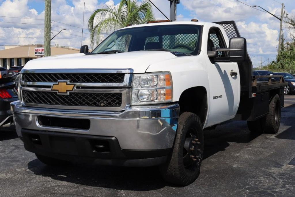 Chevrolet Silverado 3500HD 4WD Reg Cab 162" WB, 84.3" CA WT 2013
