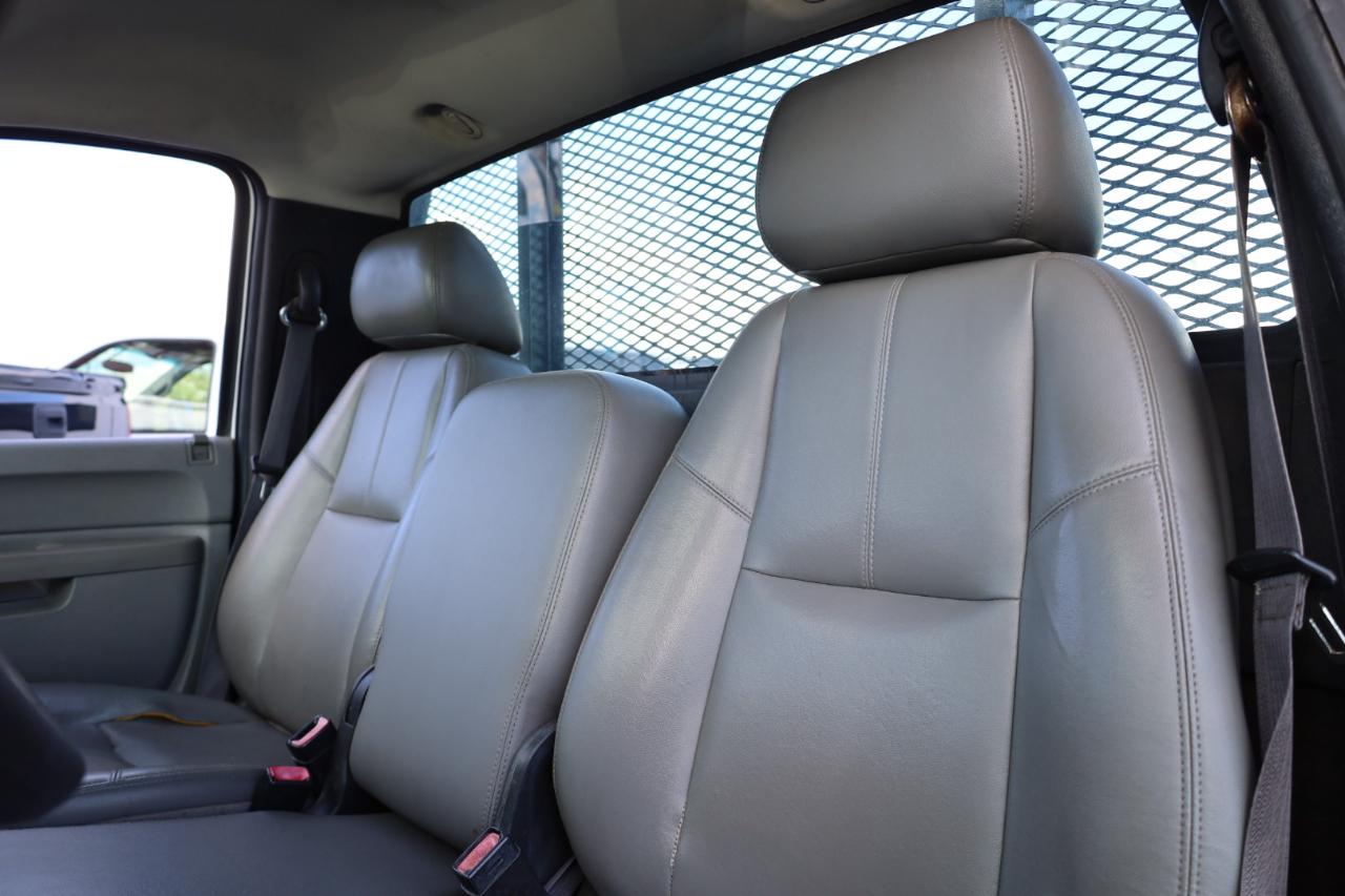 Chevrolet Silverado 3500HD 4WD Reg Cab 162" WB, 84.3" CA WT 2013