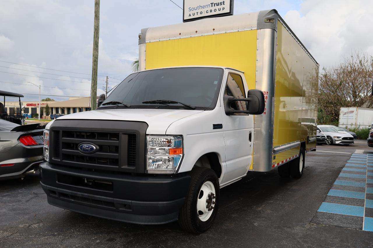 Ford E-Series Cutaway E-350 SRW 138" WB 2022