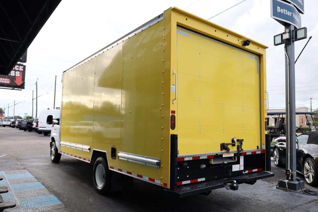Ford E-Series Cutaway E-350 SRW 138" WB 2022