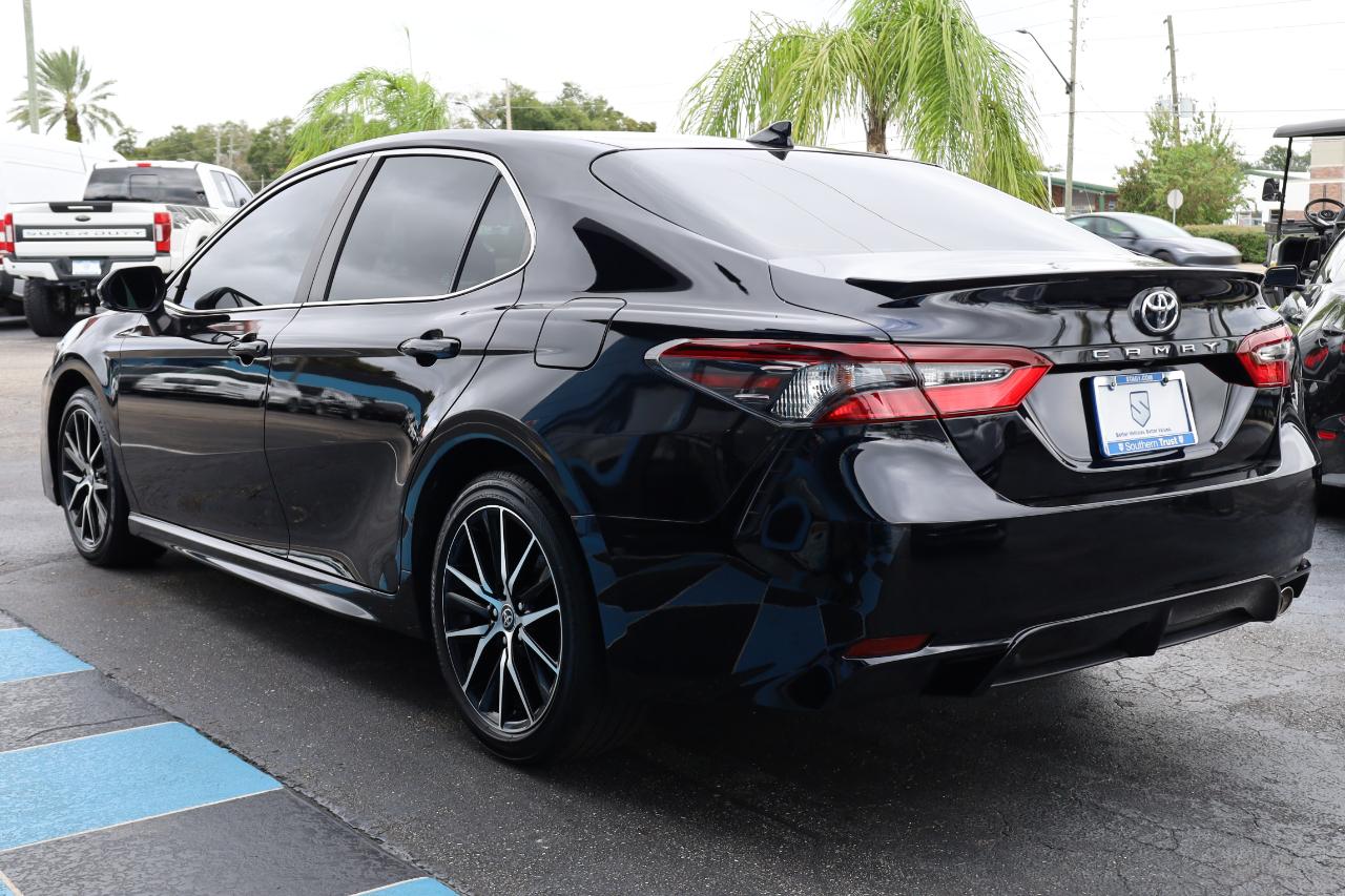Toyota Camry  2023