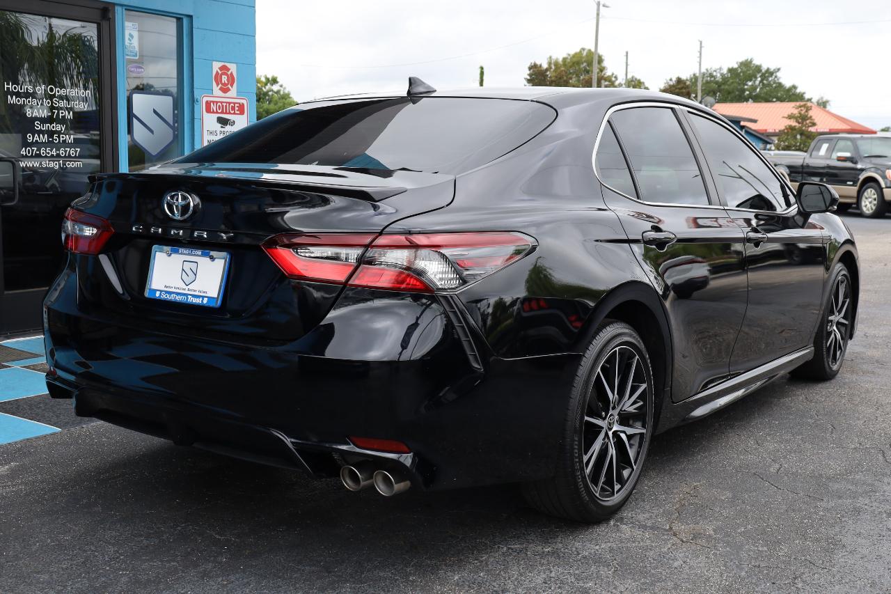 Toyota Camry  2023