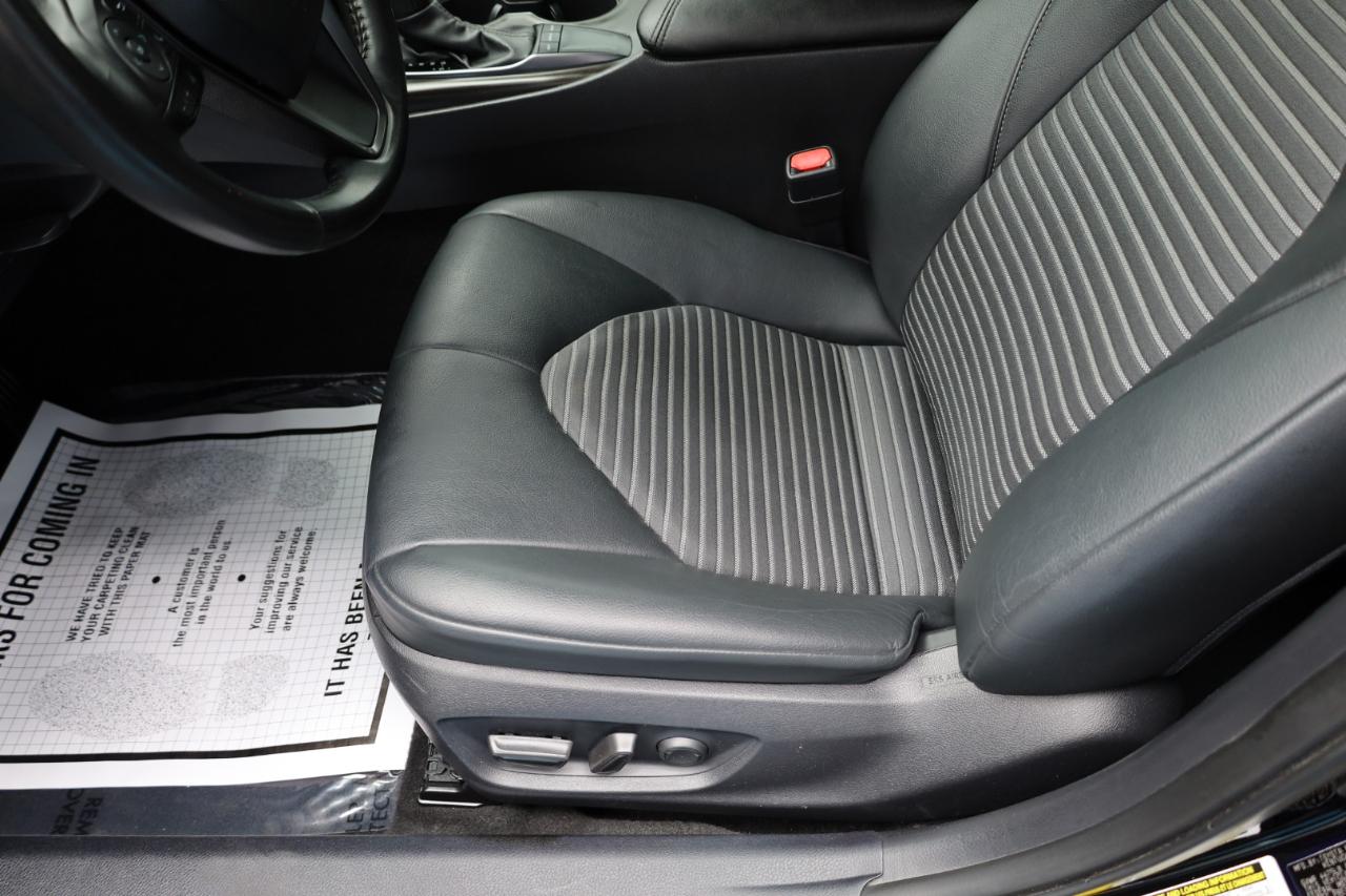 Toyota Camry  2023