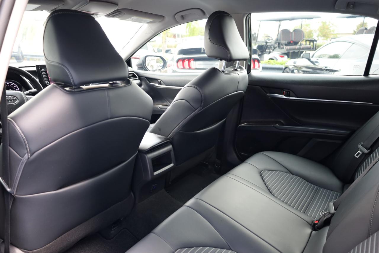 Toyota Camry  2023