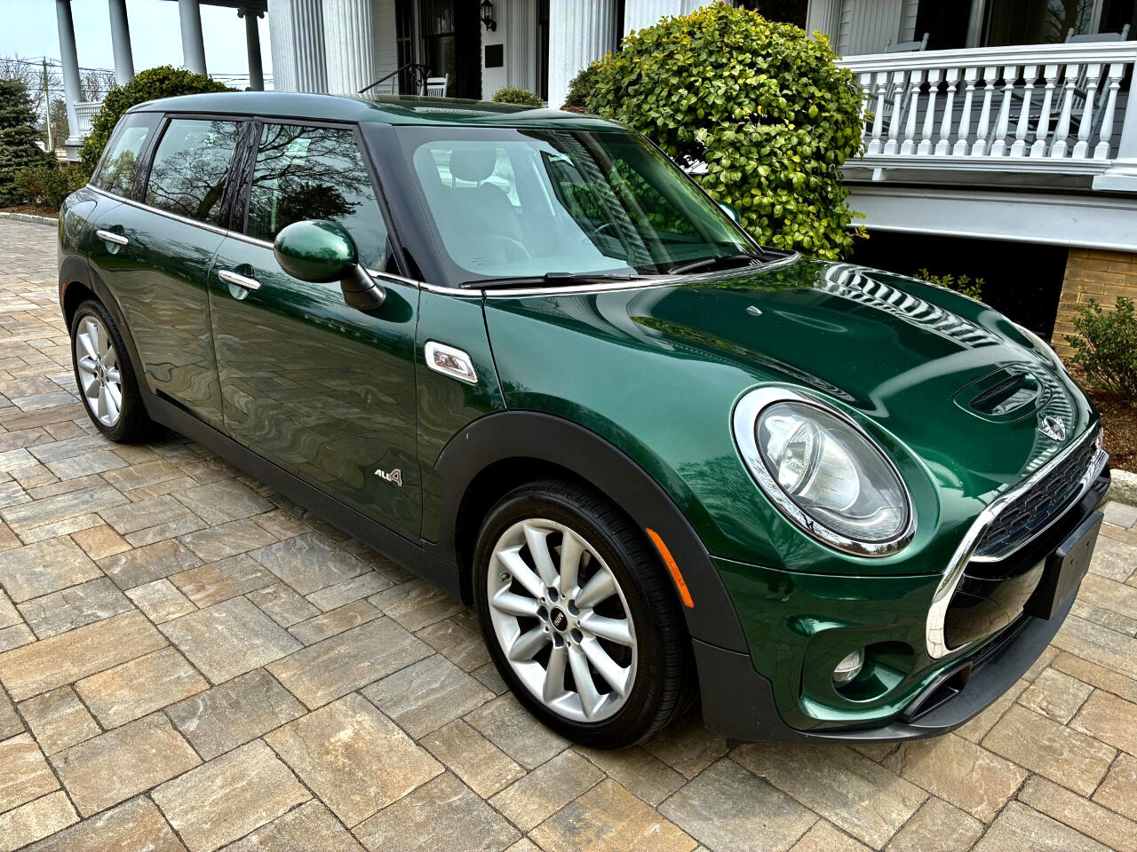 2017 Mini Clubman Base S ALL4 photo 3