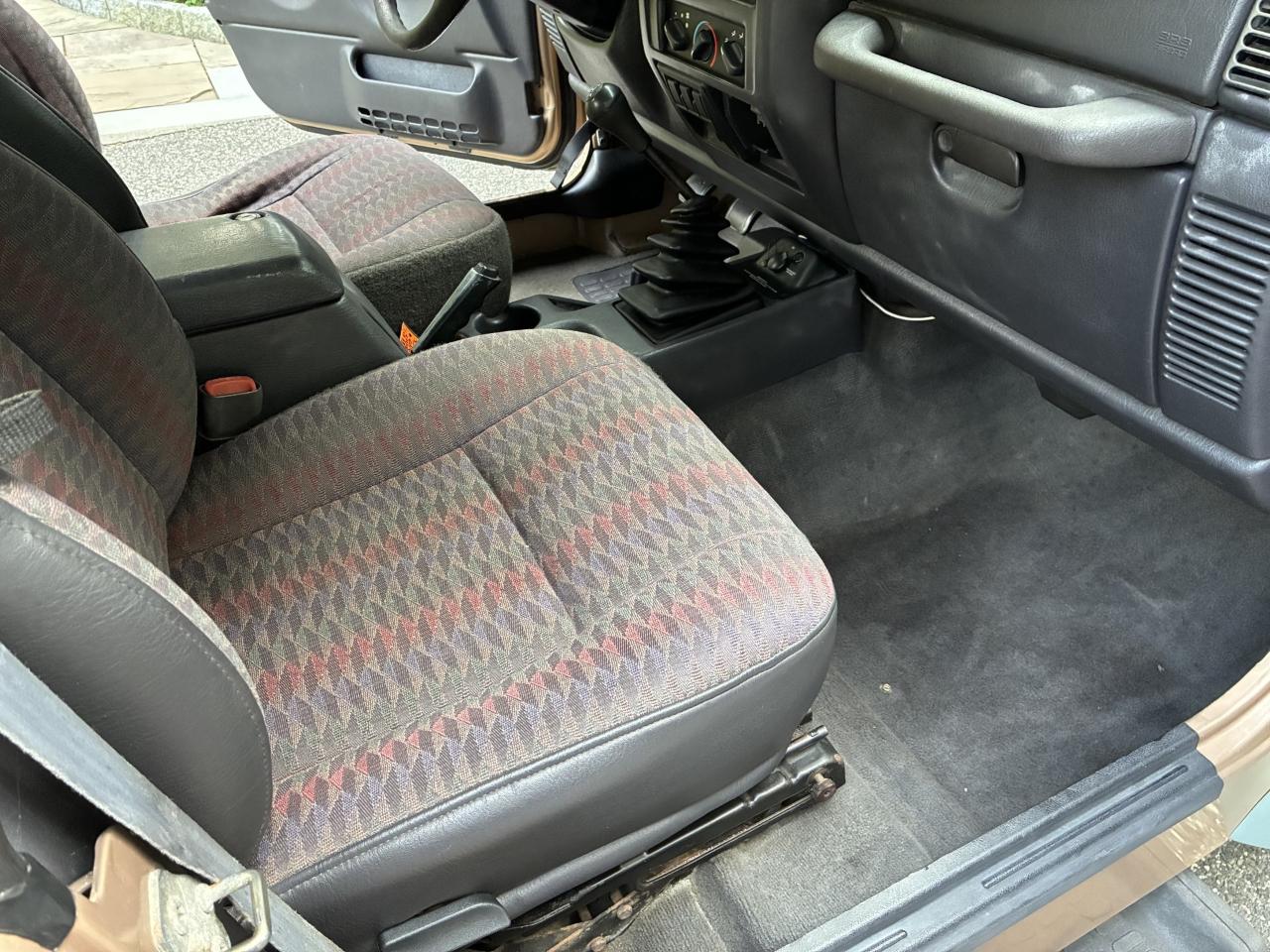 Jeep Wrangler SE 2000