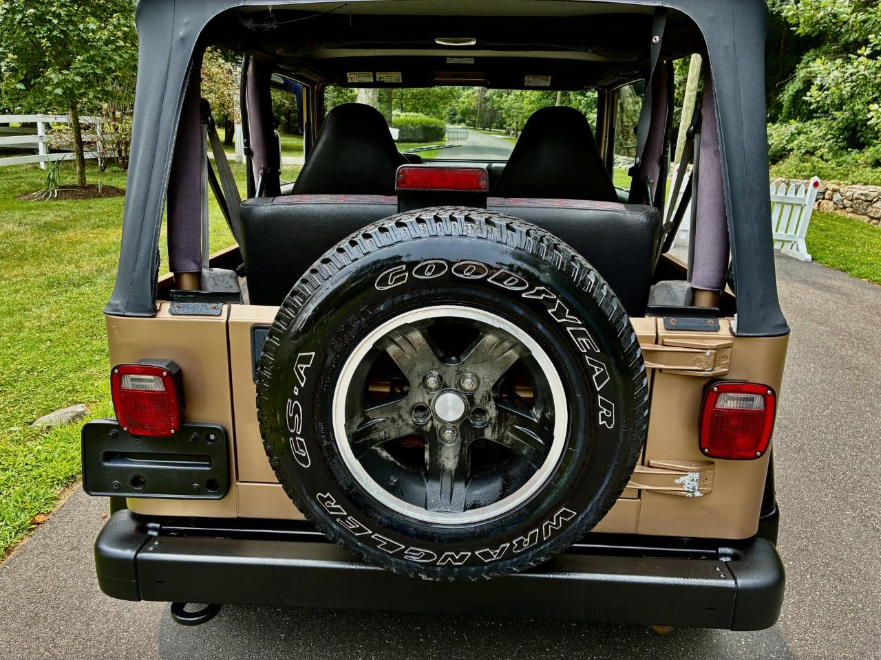 Jeep Wrangler SE 2000