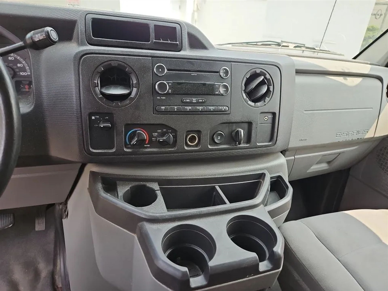 Ford Econoline E-150 2012 Ford Econoline E-150 2012