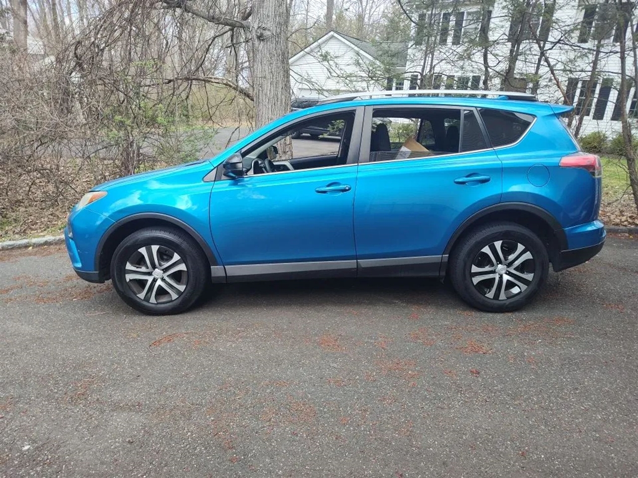 Toyota RAV4 LE AWD 2017 Toyota RAV4 LE AWD 2017
