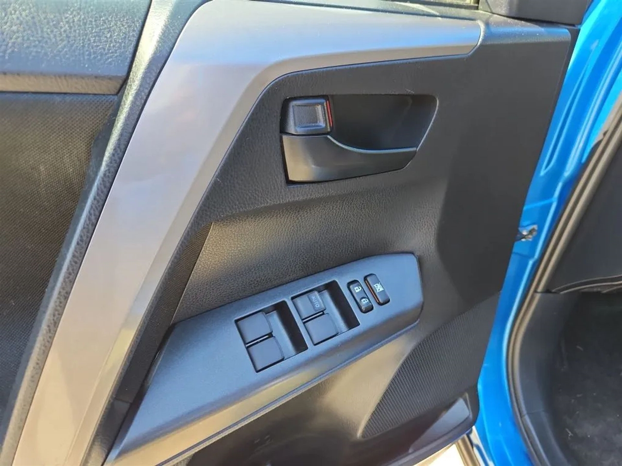 Toyota RAV4 LE AWD 2017 Toyota RAV4 LE AWD 2017