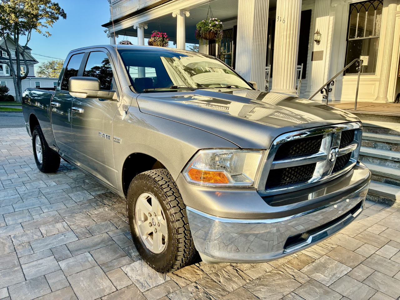 2009 Dodge Ram SLT photo 4