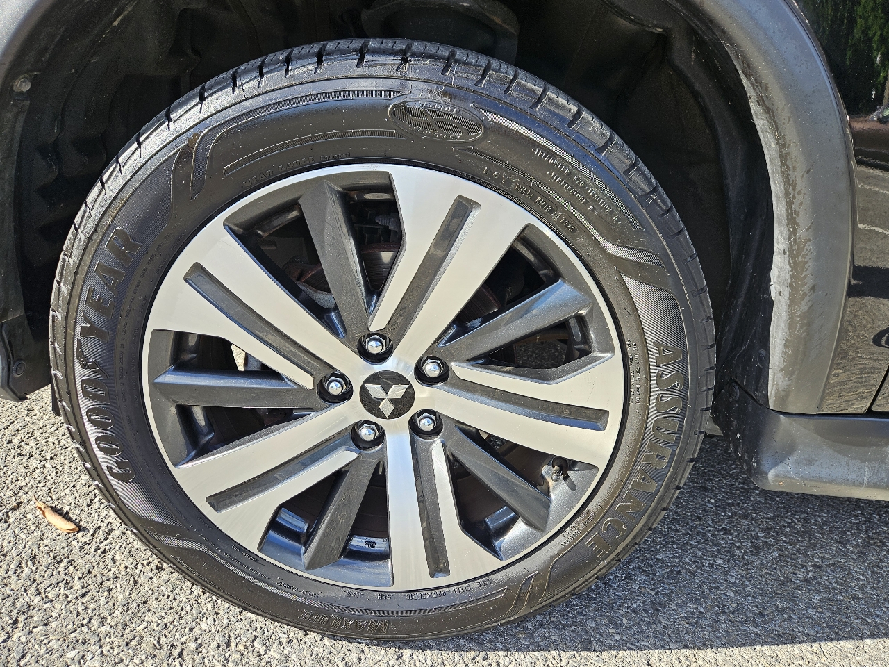 2020 Mitsubishi Outlander ES photo 20