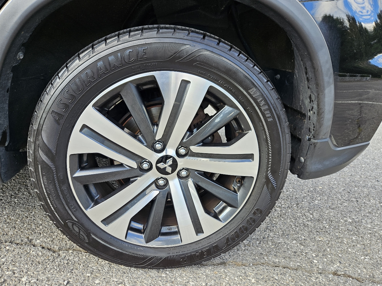 2020 Mitsubishi Outlander ES photo 19