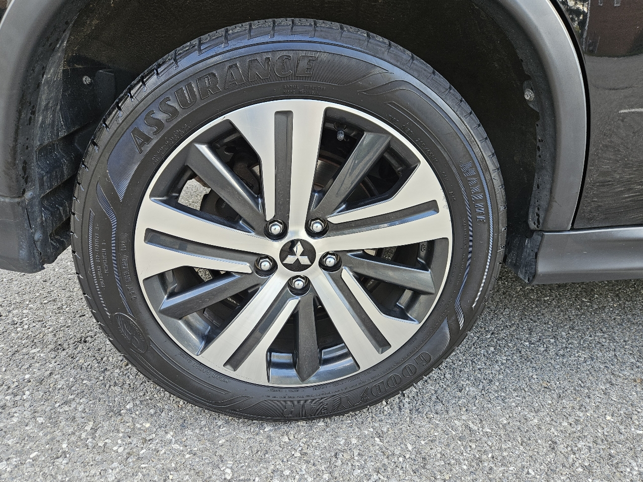 2020 Mitsubishi Outlander ES photo 22