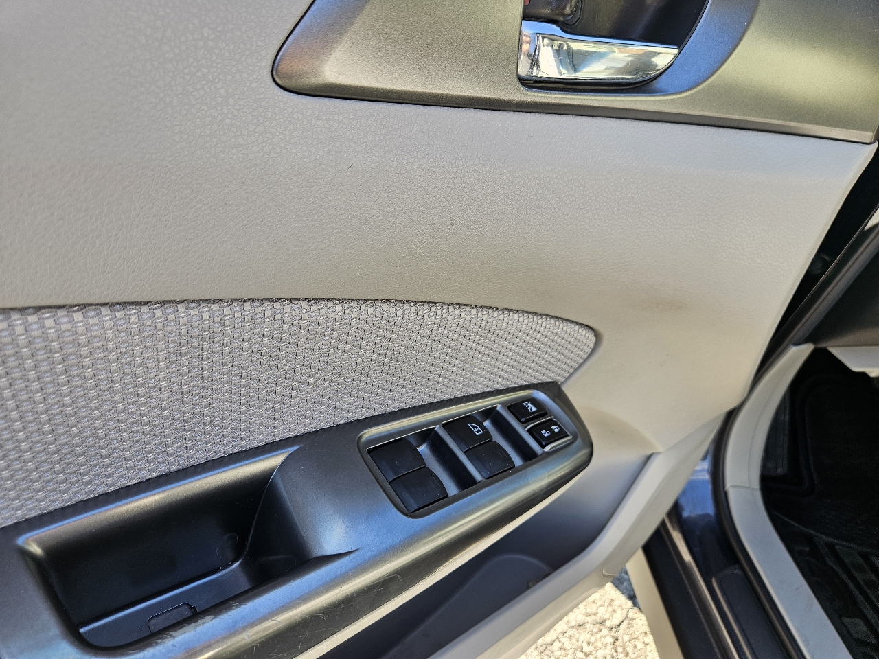 2013 Subaru Forester 2.5X Premium photo 8