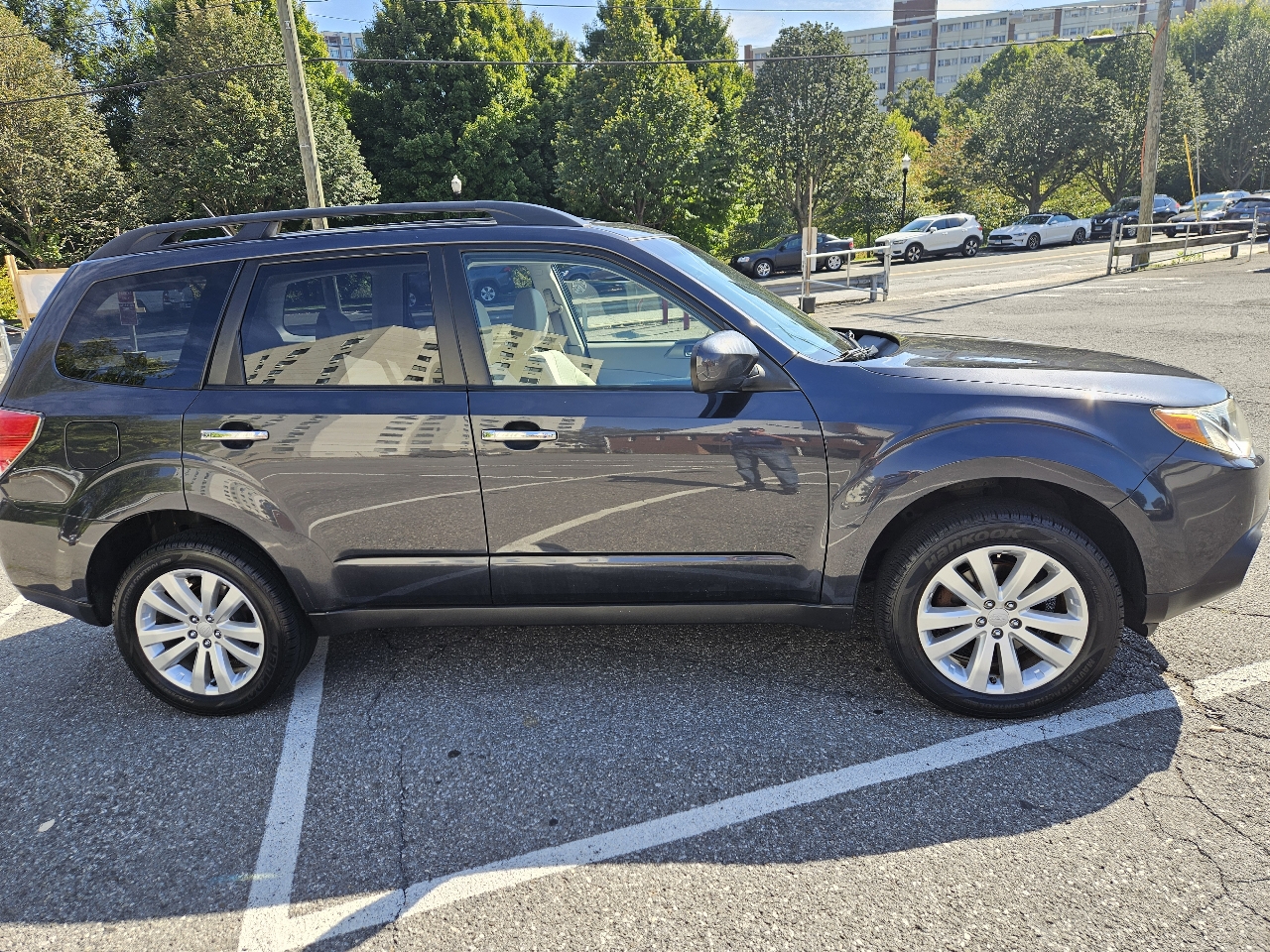 2013 Subaru Forester 2.5X Premium photo 6