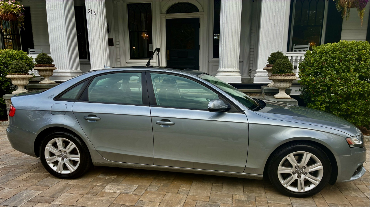 Audi A4 2.0T Sedan quattro Manual 2010 Audi A4 2.0T Sedan quattro Manual 2010