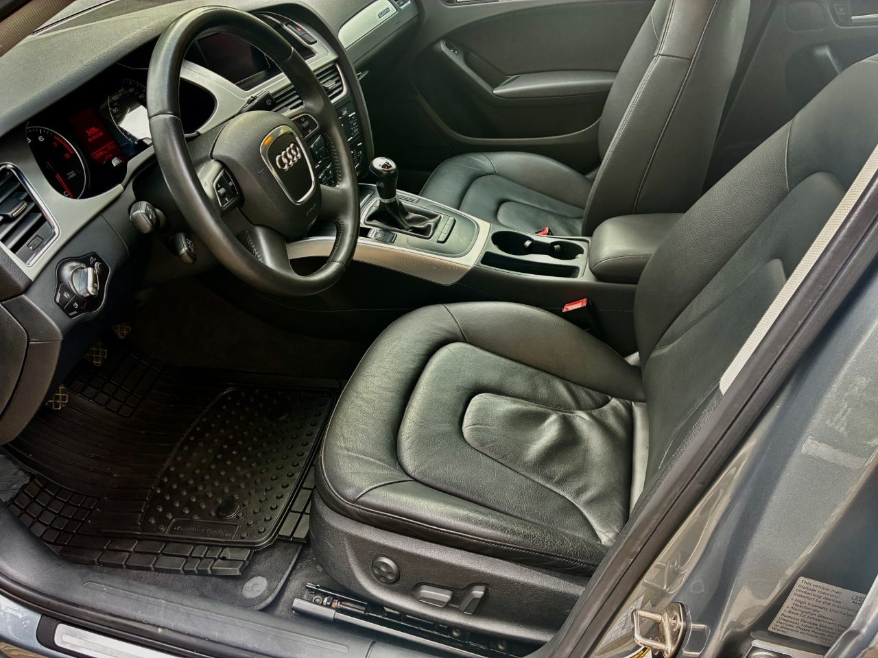 Audi A4 2.0T Sedan quattro Manual 2010 Audi A4 2.0T Sedan quattro Manual 2010