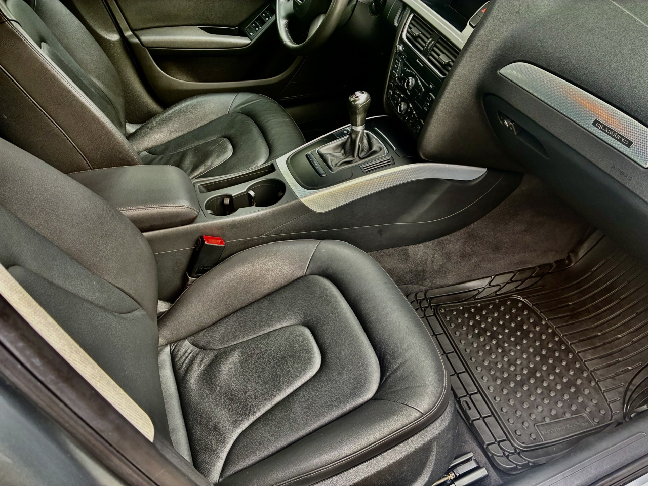 Audi A4 2.0T Sedan quattro Manual 2010 Audi A4 2.0T Sedan quattro Manual 2010