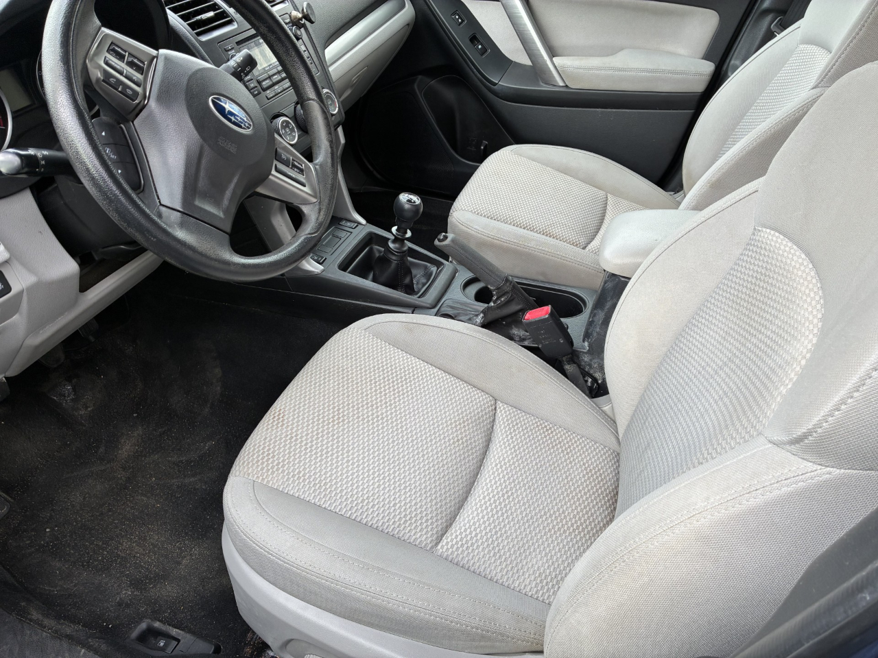 2015 Subaru Forester 2.5i Premium photo 2