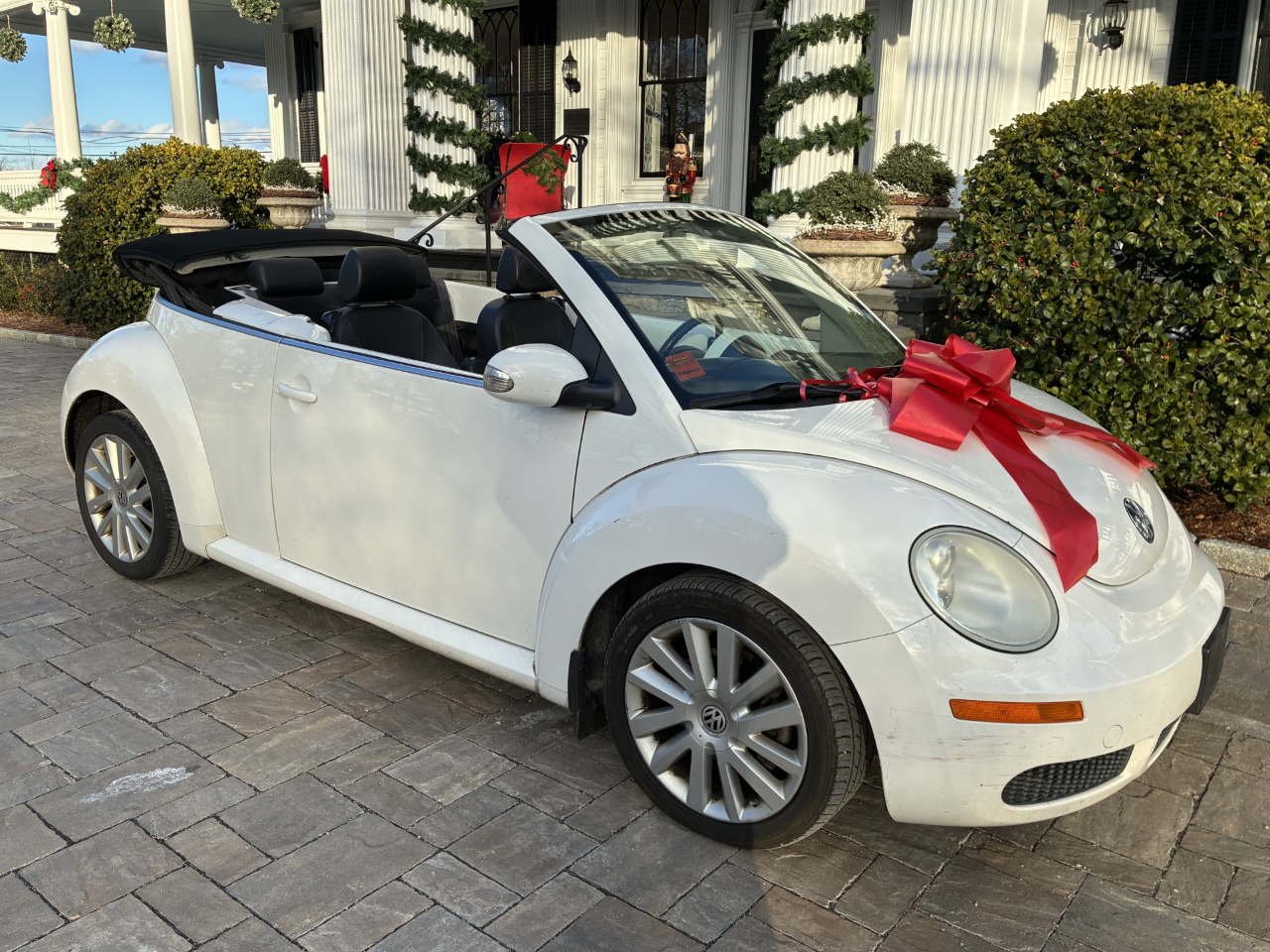 Volkswagen New Beetle 2.5L PZEV Convertible 2010
