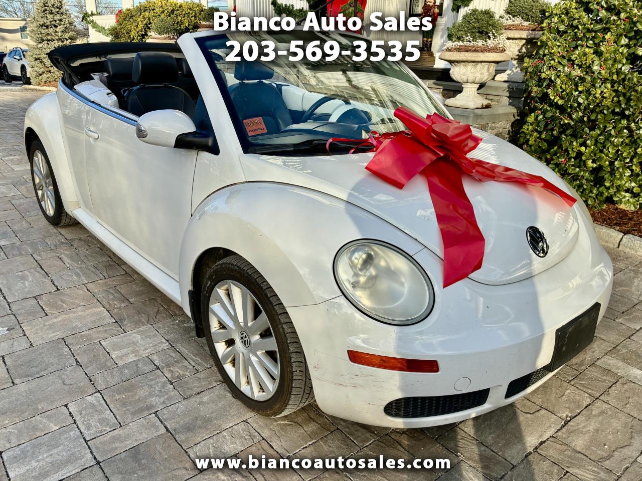 2010 Volkswagen New Beetle Base's photo