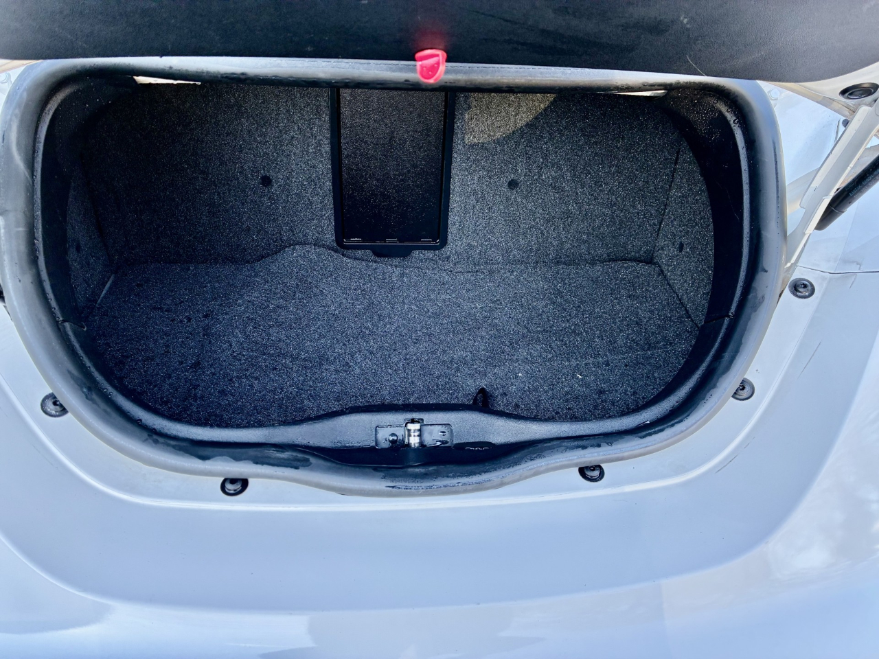 Volkswagen New Beetle 2.5L PZEV Convertible 2010