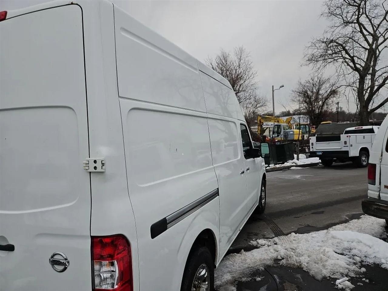 Nissan NV Cargo 2500 HD S V8 High Roof 2017