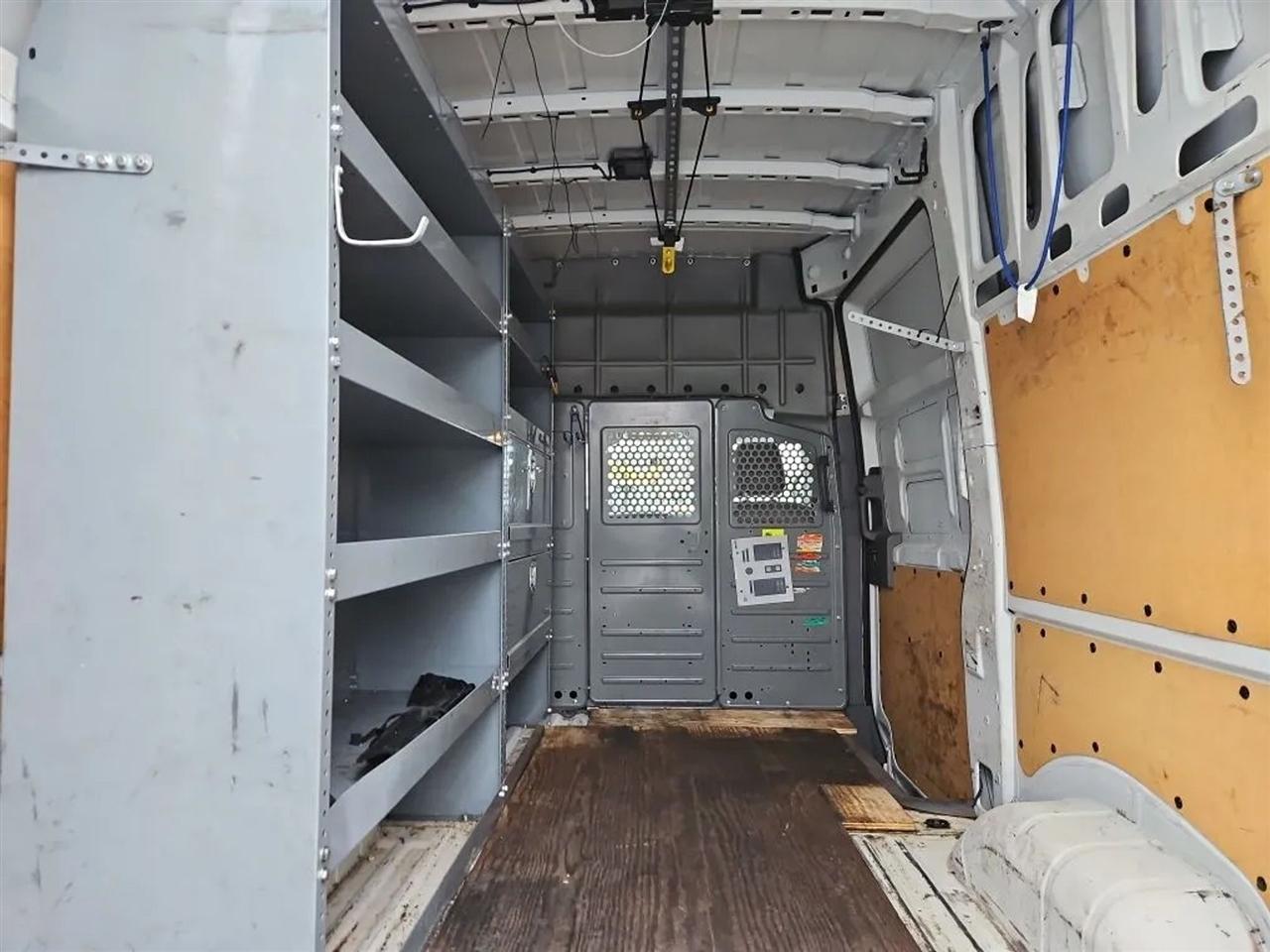 Nissan NV Cargo 2500 HD S V8 High Roof 2017