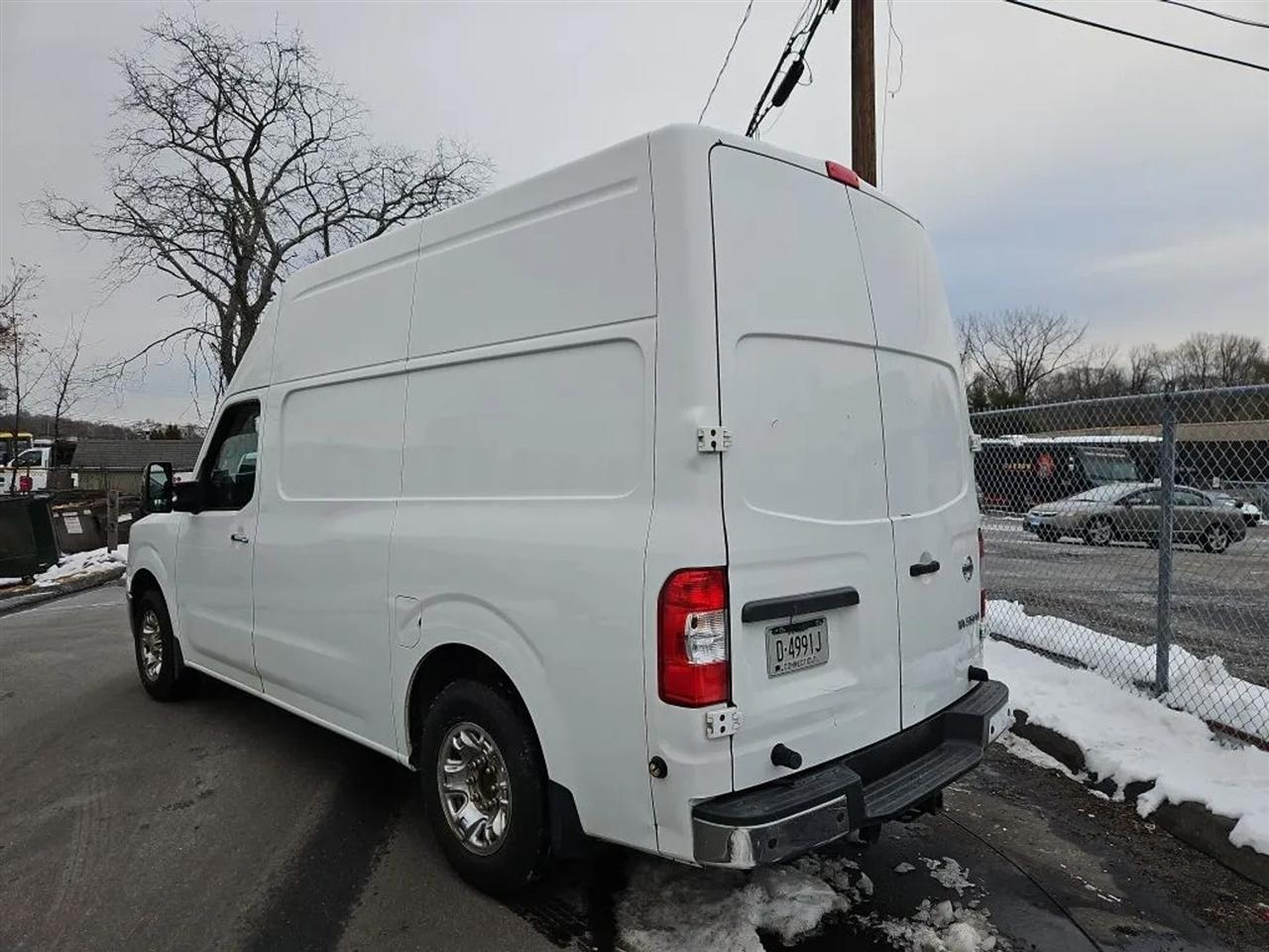 Nissan NV Cargo 2500 HD S V8 High Roof 2017
