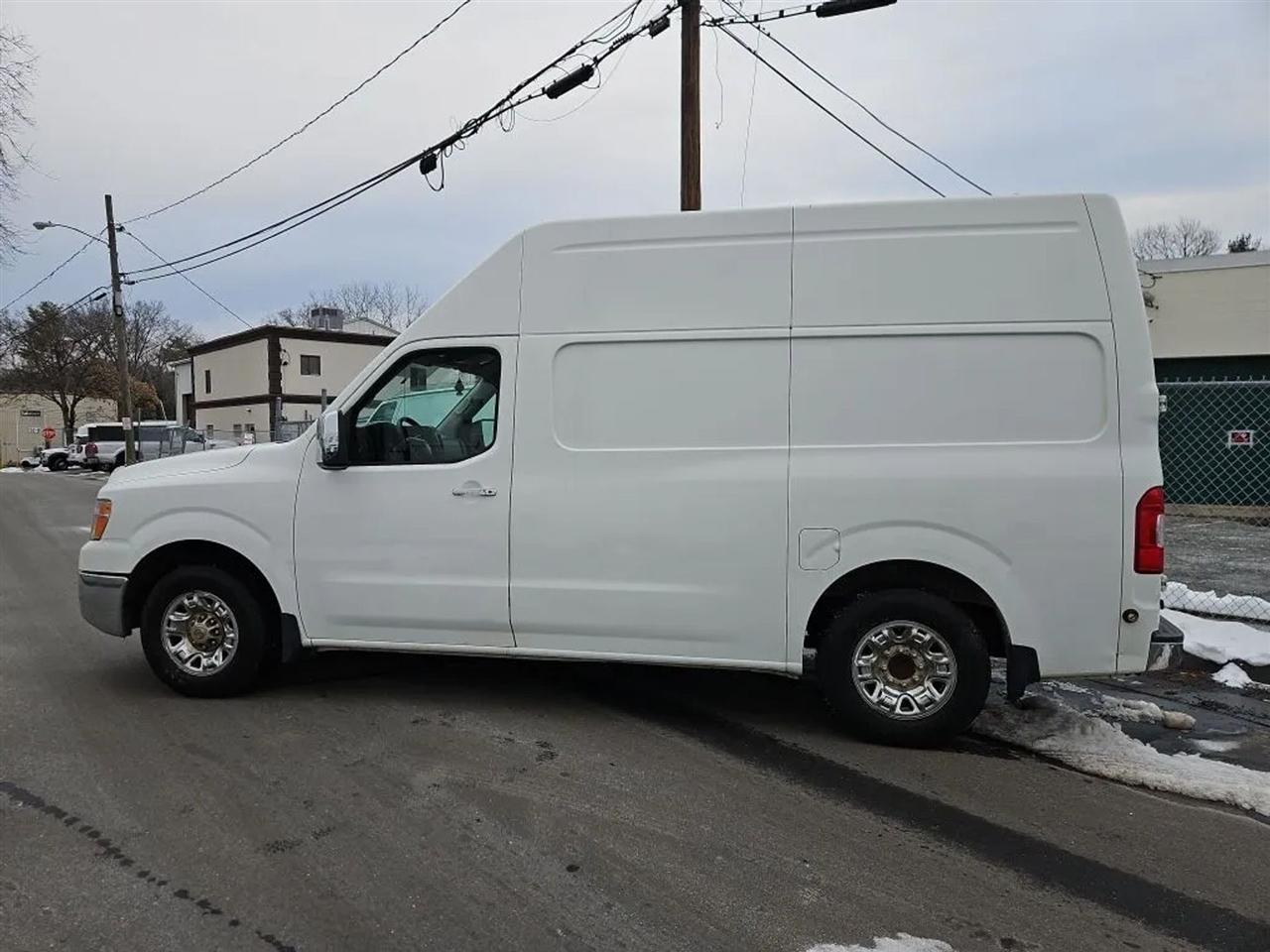 Nissan NV Cargo 2500 HD S V8 High Roof 2017